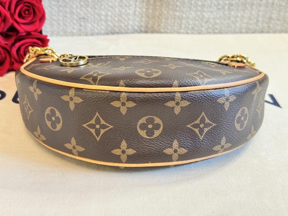 100% Original Louis Vuitton Loop Monogram M081098 Preloved Designer